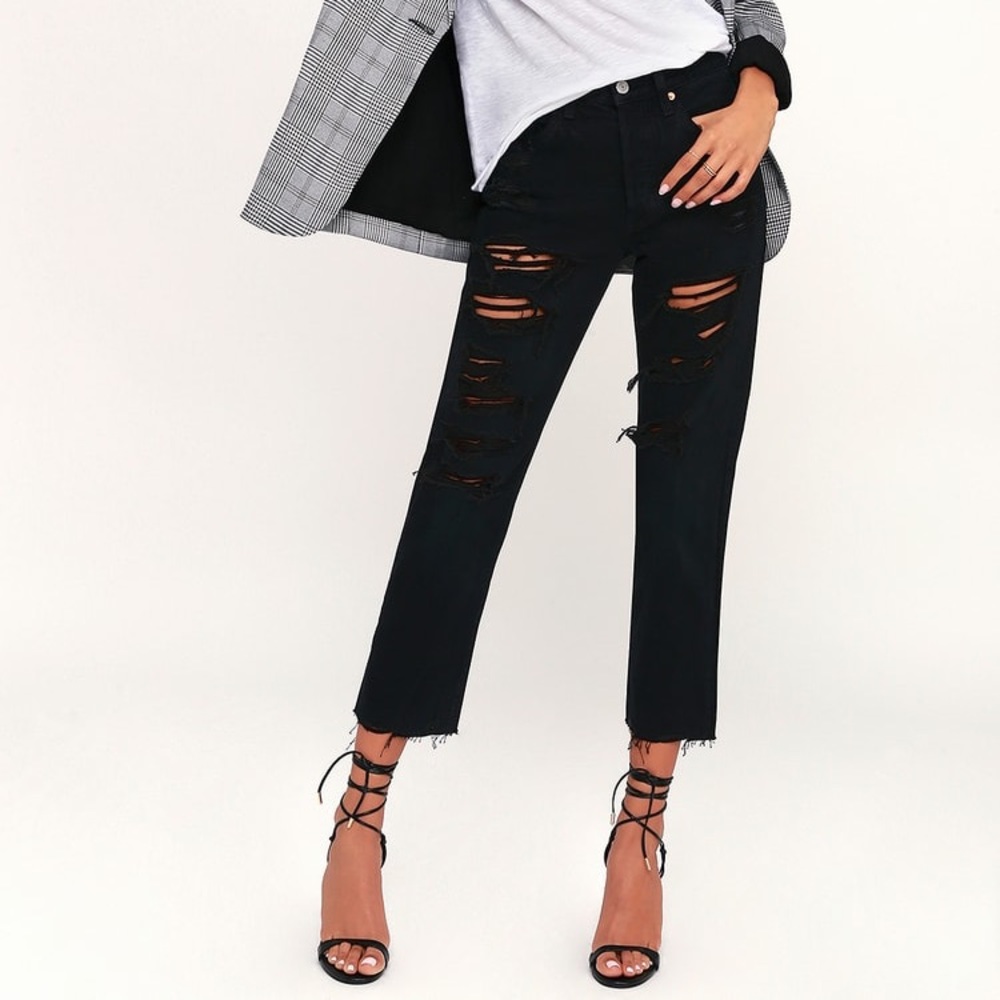 Levi’s 501 Cropped Black Distressed Jeans - Picture 6 of 16